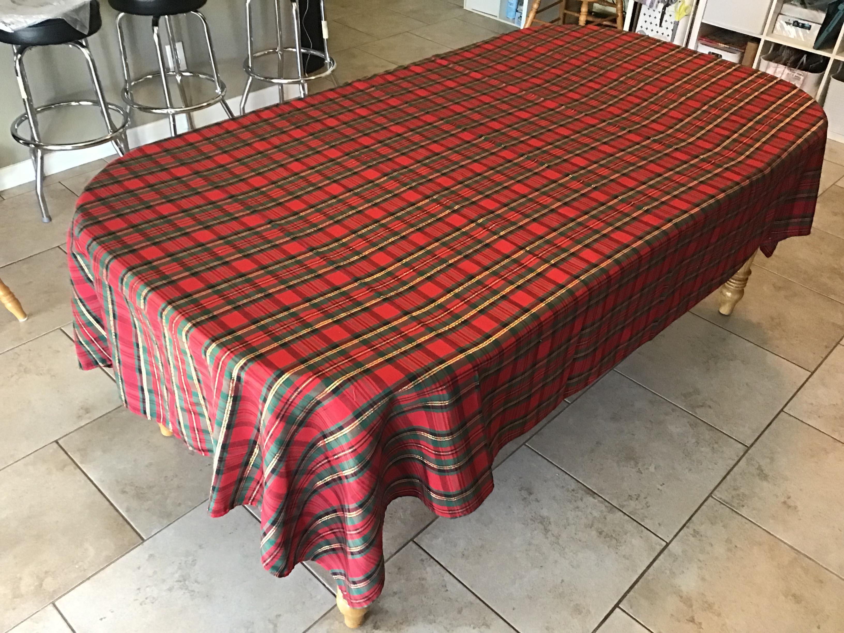 rectangle tablecloth (red/black/gold Christmas plaid) - 60 x 104